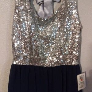 At least she tried it on 🤦‍♀️